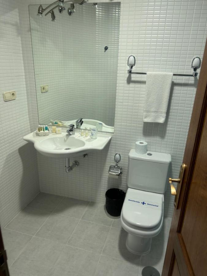 Hostal 36 Толедо Екстериор снимка